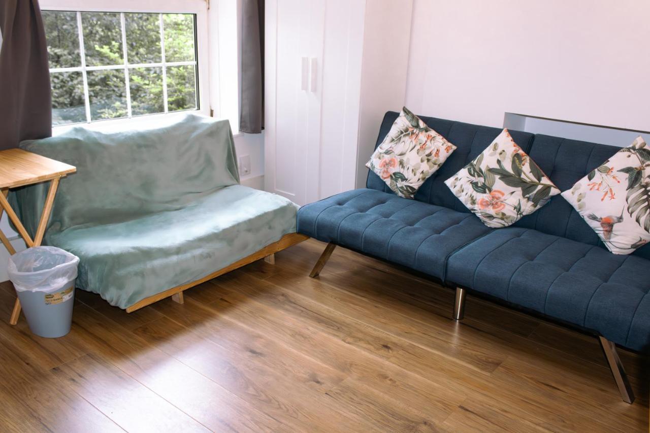 4 Bedroom Near Centre 2-min Walk To Metro !! Business & Family Friendly!! Apartament